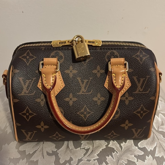 Louis Vuitton Speedy 20 Bandouliere Monogram canvas Preloved - Picture 9 of 17